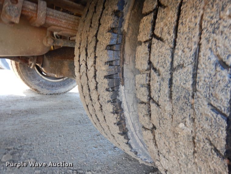 image for item DF6483 2011 Ford F350 Super Duty  SuperCab tow truck