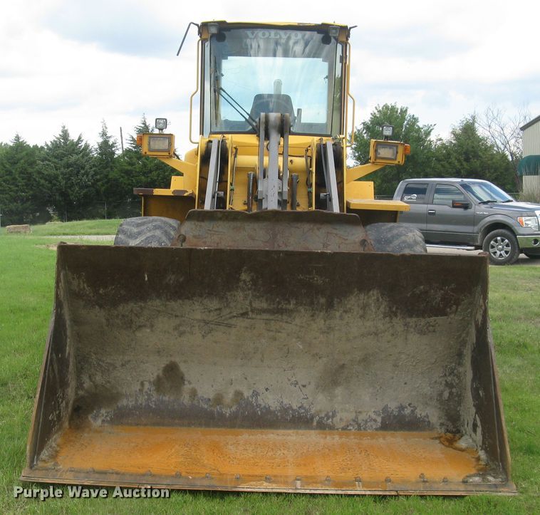 image for item DG5273 2001 Volvo L90D  wheel loader
