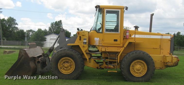 image for item DG5273 2001 Volvo L90D  wheel loader