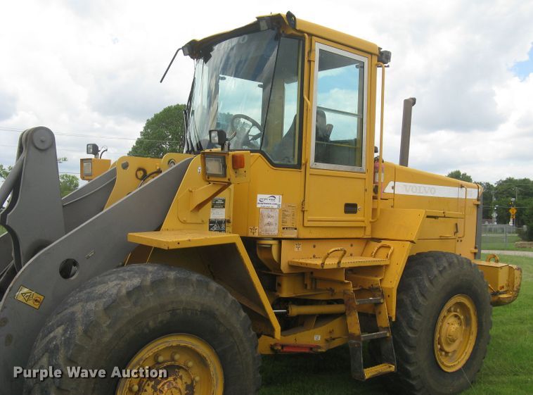 image for item DG5273 2001 Volvo L90D  wheel loader