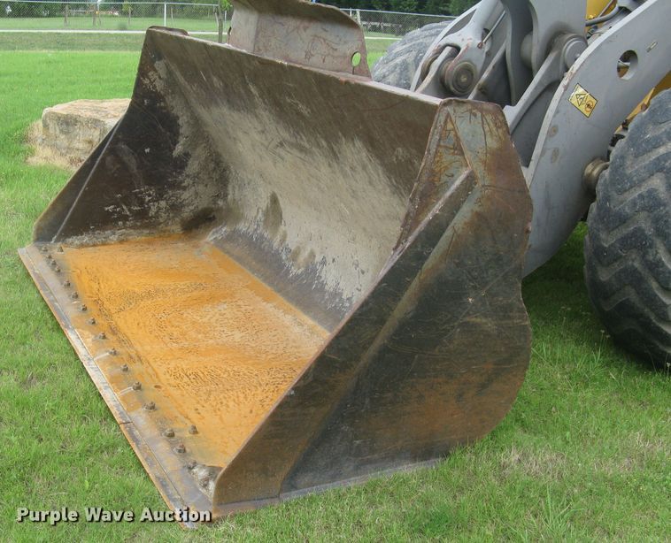 image for item DG5273 2001 Volvo L90D  wheel loader