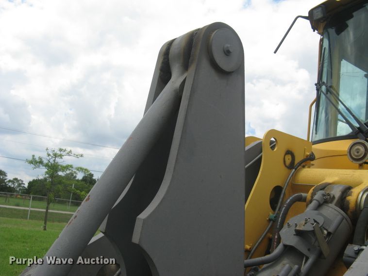 image for item DG5273 2001 Volvo L90D  wheel loader