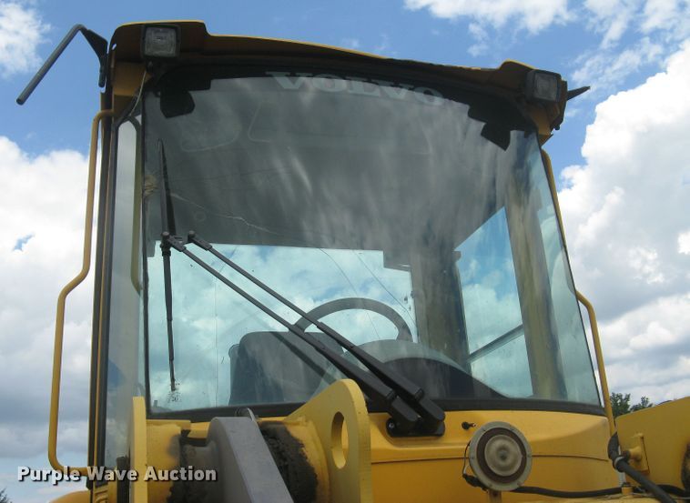 image for item DG5273 2001 Volvo L90D  wheel loader