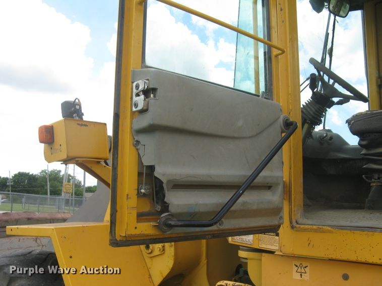 image for item DG5273 2001 Volvo L90D  wheel loader