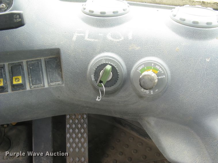 image for item DG5273 2001 Volvo L90D  wheel loader