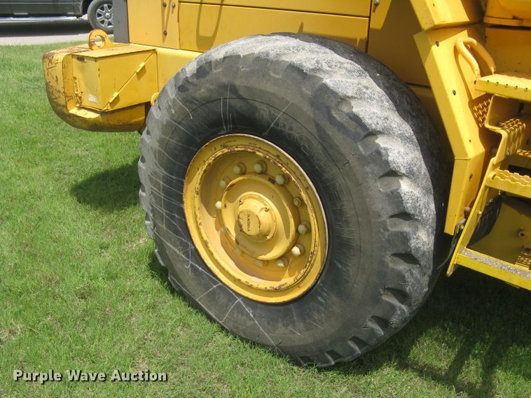 image for item DG5273 2001 Volvo L90D  wheel loader