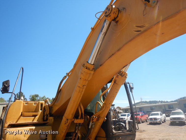 image for item DH5591 2002 Caterpillar 330CL  excavator