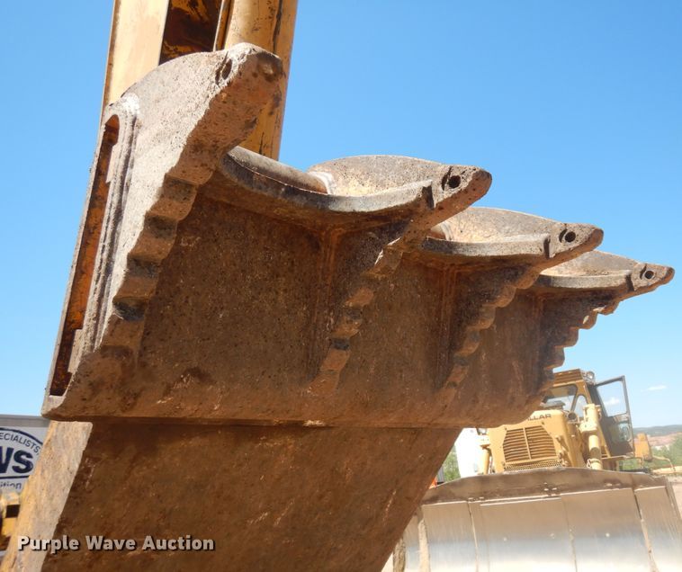 image for item DH5591 2002 Caterpillar 330CL  excavator