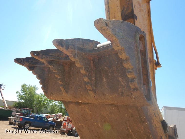 image for item DH5591 2002 Caterpillar 330CL  excavator