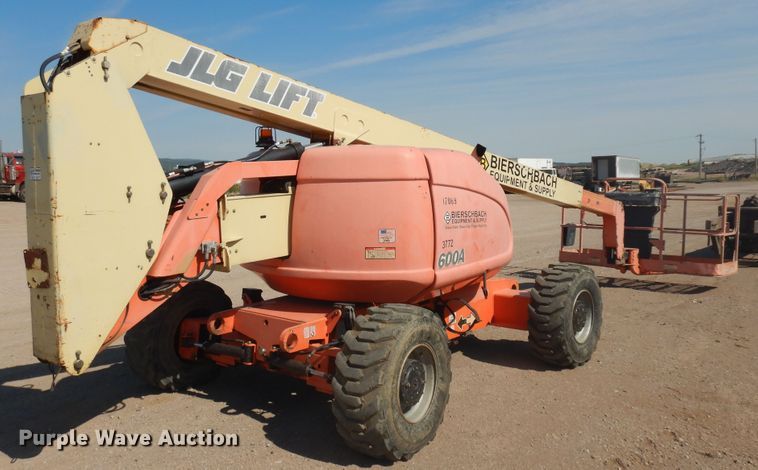 image for item DH5594 2004 JLG 600A  boom lift