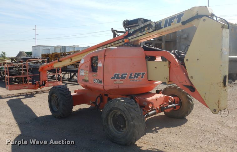 image for item DH5594 2004 JLG 600A  boom lift