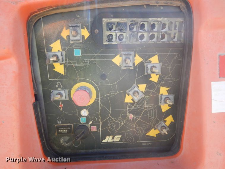 image for item DH5594 2004 JLG 600A  boom lift