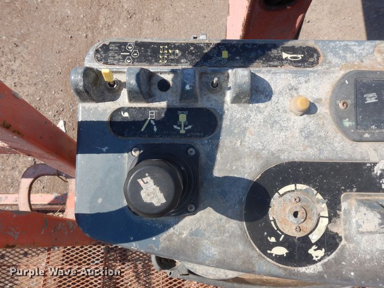 image for item DH5594 2004 JLG 600A  boom lift