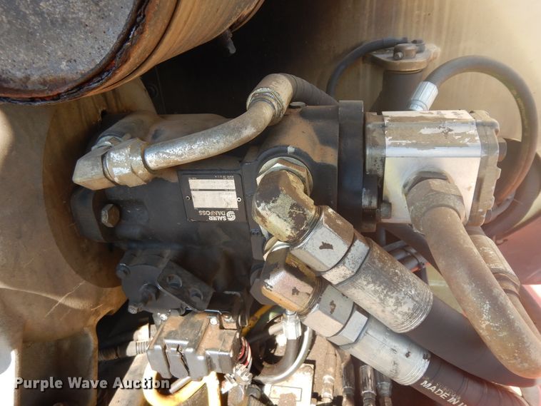 image for item DH5594 2004 JLG 600A  boom lift