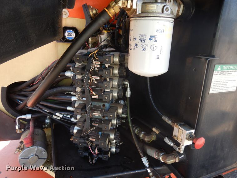 image for item DH5594 2004 JLG 600A  boom lift