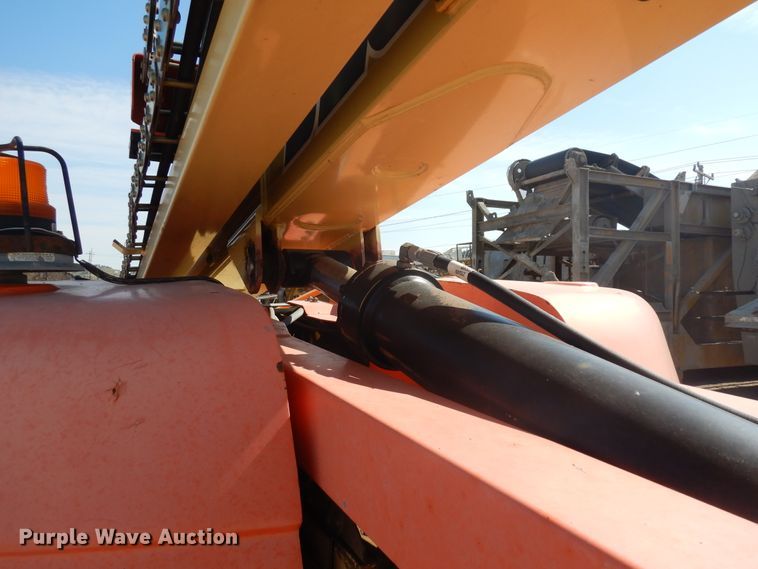 image for item DH5594 2004 JLG 600A  boom lift