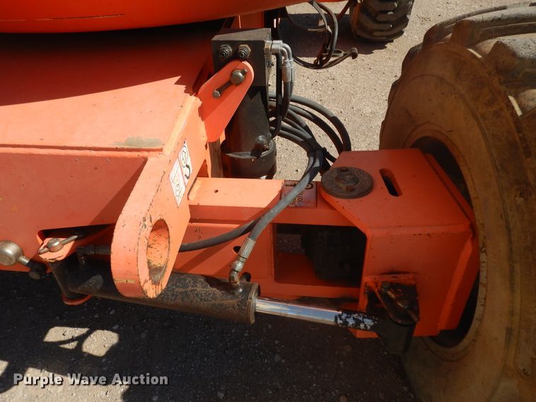image for item DH5594 2004 JLG 600A  boom lift