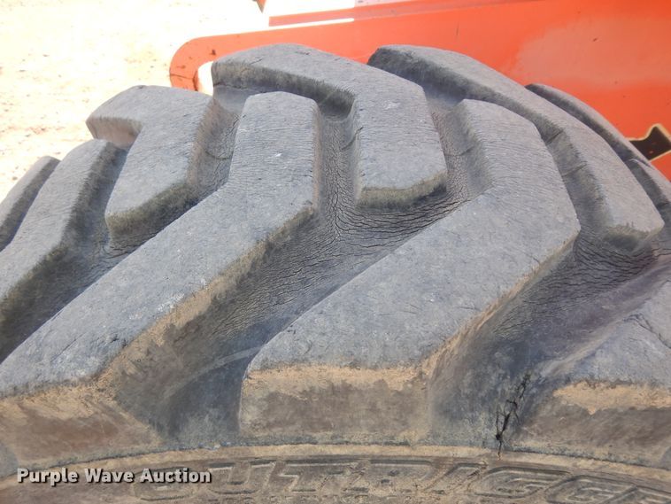 image for item DH5594 2004 JLG 600A  boom lift