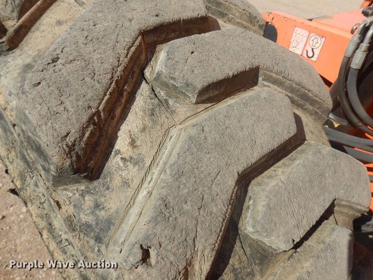 image for item DH5594 2004 JLG 600A  boom lift