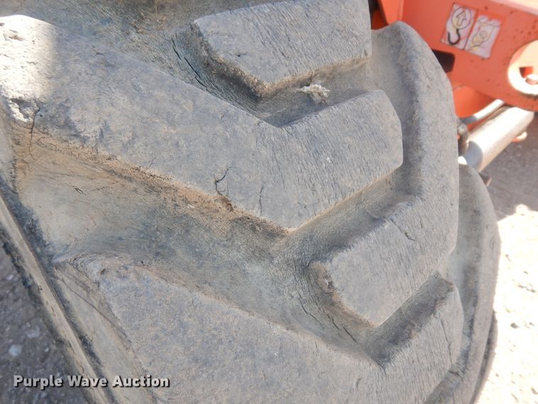 image for item DH5594 2004 JLG 600A  boom lift