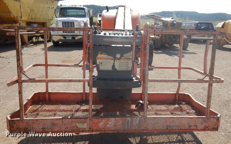 image for item DH5595 1999 JLG 600S  boom lift