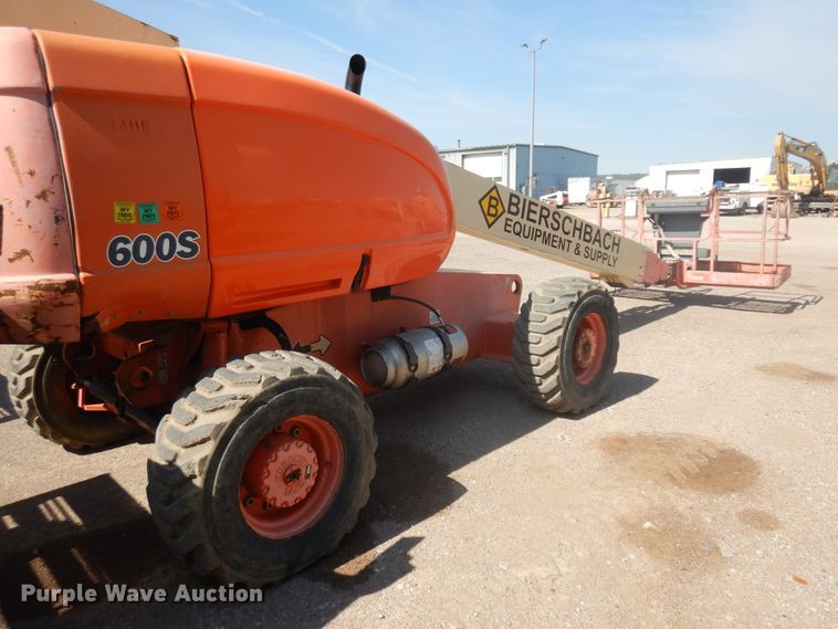 image for item DH5595 1999 JLG 600S  boom lift