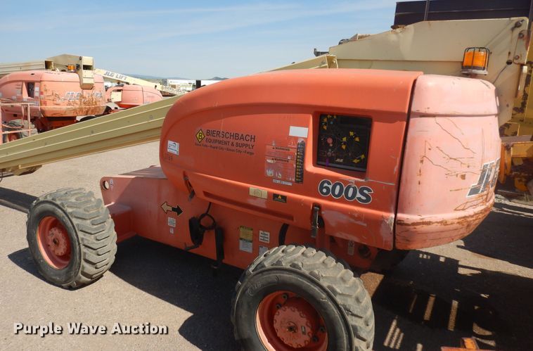 image for item DH5595 1999 JLG 600S  boom lift