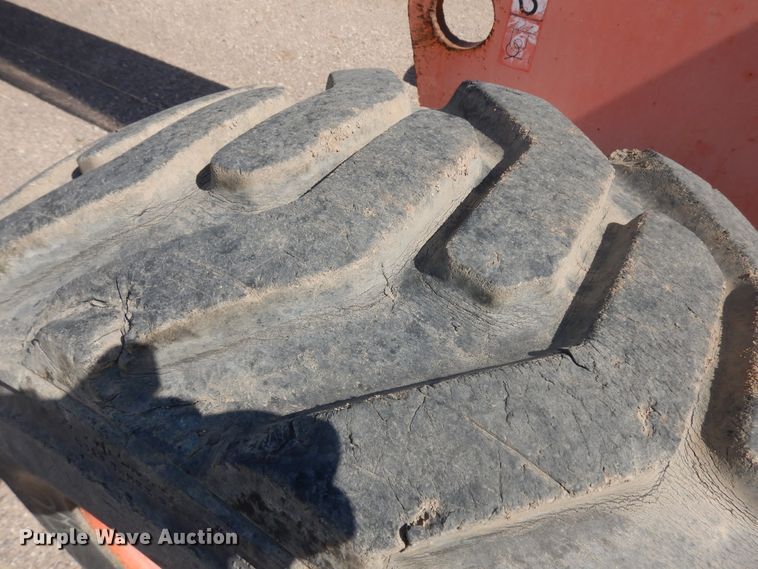 image for item DH5595 1999 JLG 600S  boom lift