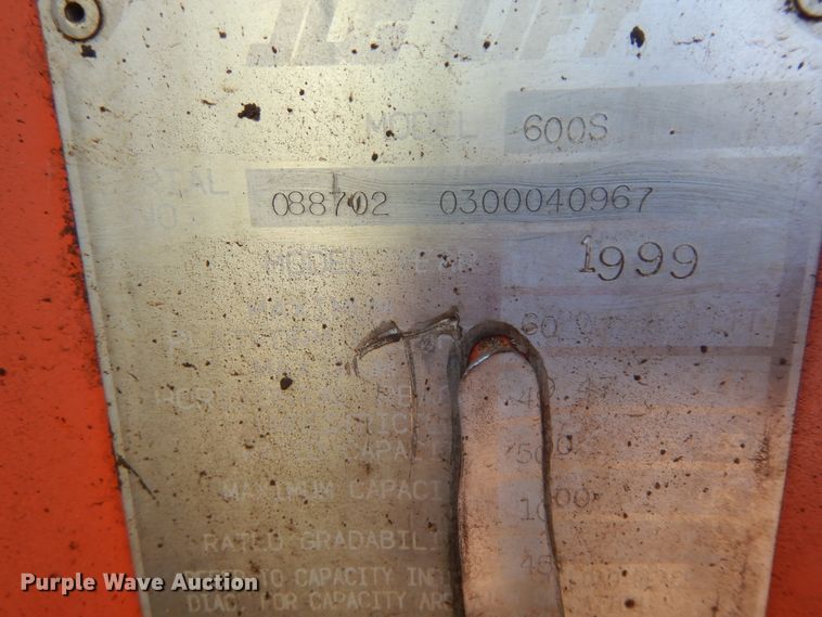 image for item DH5595 1999 JLG 600S  boom lift