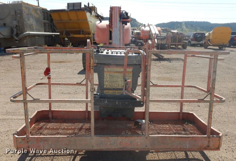 image for item DH5596 1998 JLG 600SJ  boom lift