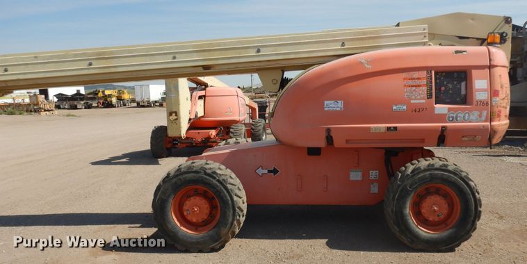 image for item DH5596 1998 JLG 600SJ  boom lift