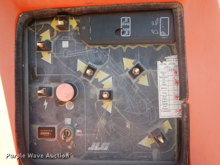 image for item DH5596 1998 JLG 600SJ  boom lift