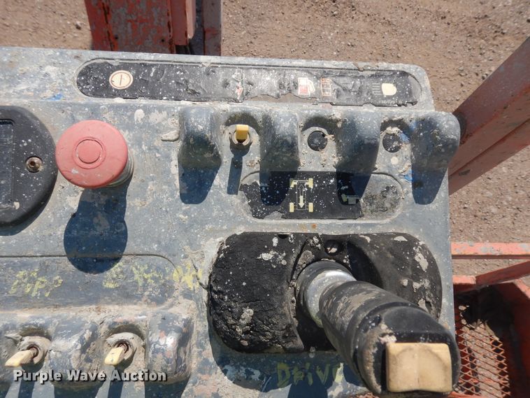 image for item DH5596 1998 JLG 600SJ  boom lift