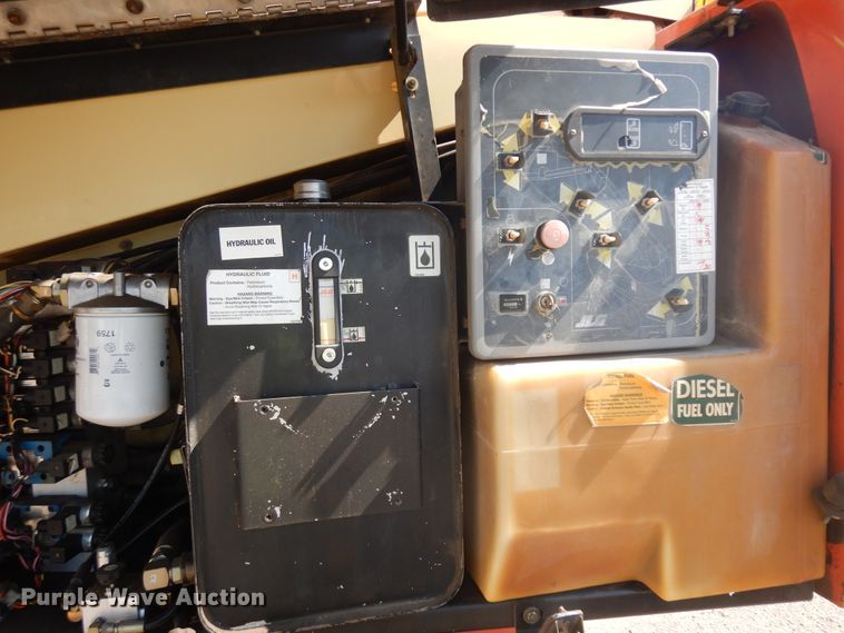 image for item DH5596 1998 JLG 600SJ  boom lift