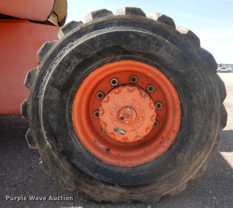 image for item DH5596 1998 JLG 600SJ  boom lift