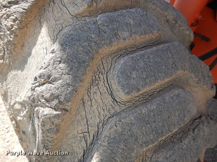 image for item DH5596 1998 JLG 600SJ  boom lift