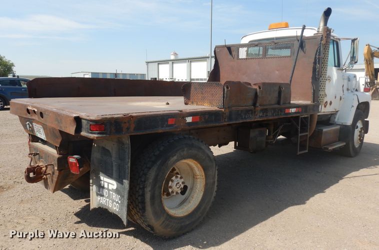 image for item DH5597 1987 Ford L9000  flatbed truck