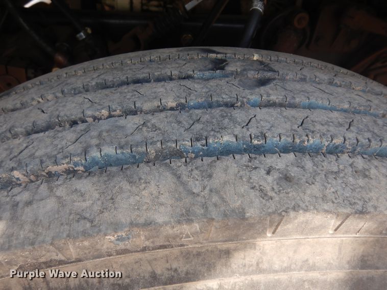 image for item DH5597 1987 Ford L9000  flatbed truck