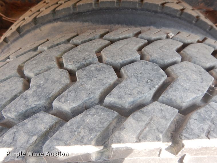 image for item DH5597 1987 Ford L9000  flatbed truck