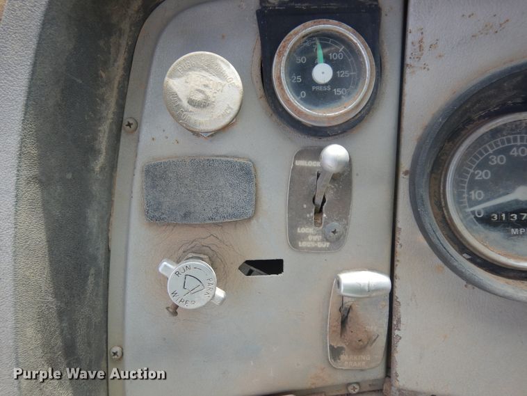 image for item DH5598 1973 Ford 9000  semi truck