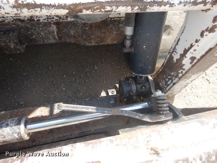 image for item DH5599 2006 Bobcat T190  tracked skid steer loader