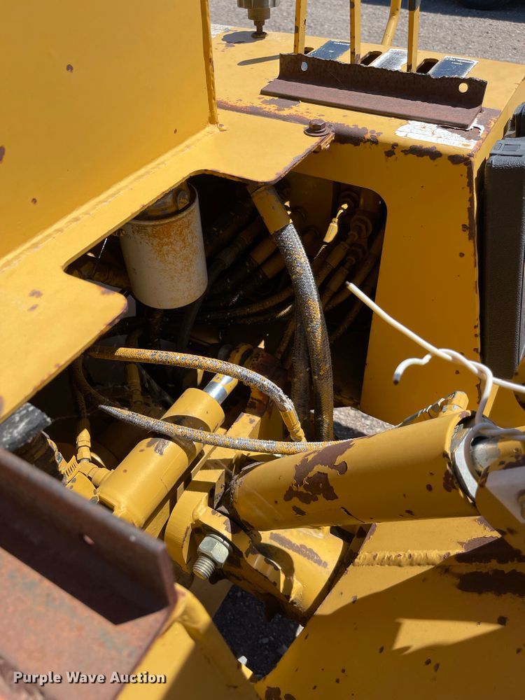 image for item DH5601 1994 Vermeer TC4  compactor