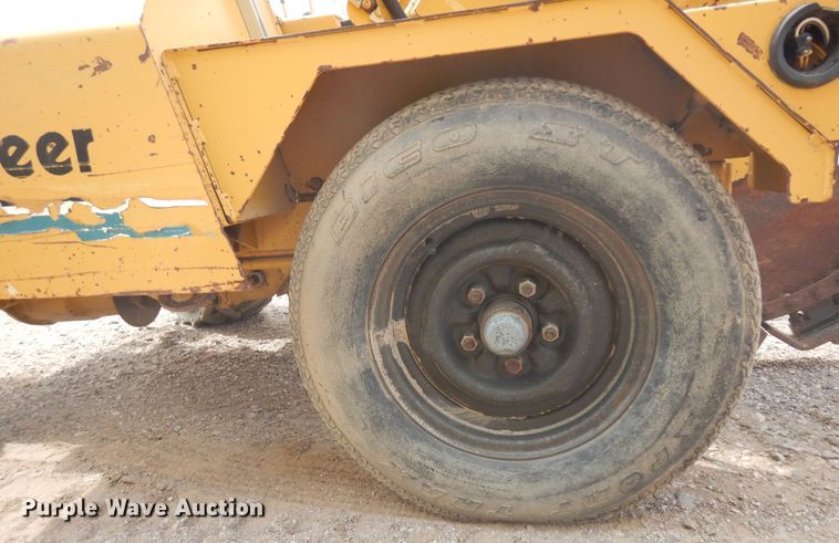 image for item DH5602 1994 Vermeer TC4  trench compactor