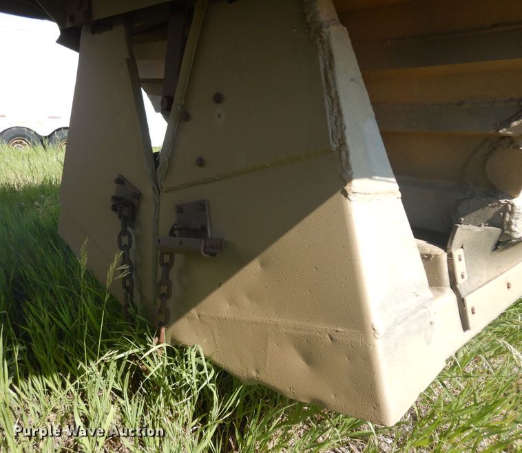 image for item DH5607 1993 Beall  bottom dump trailer