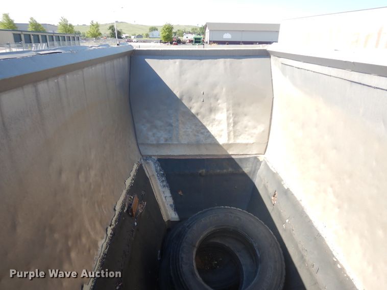 image for item DH5607 1993 Beall  bottom dump trailer
