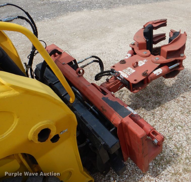 image for item DH7252 Ezspotur  skid steer grapple