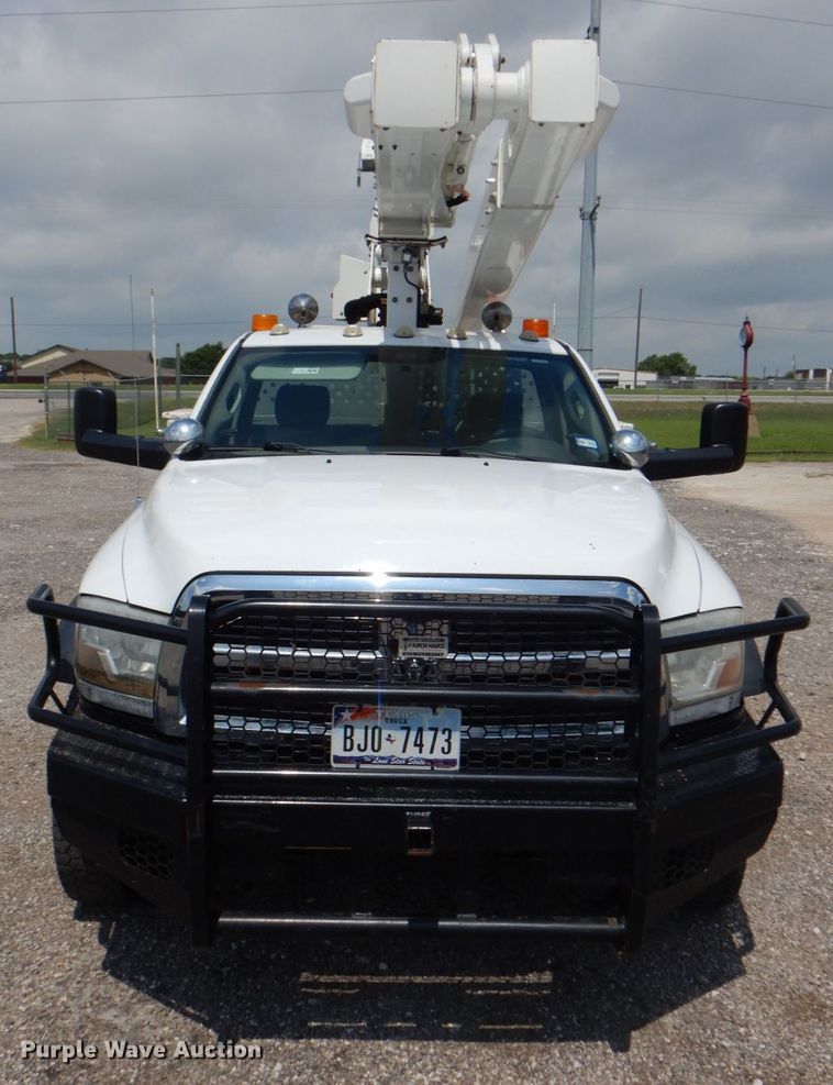 image for item DH7253 2011 Dodge Ram 5500HD  bucket truck