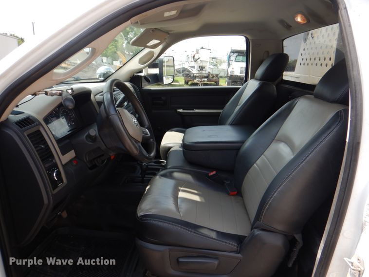 image for item DH7253 2011 Dodge Ram 5500HD  bucket truck