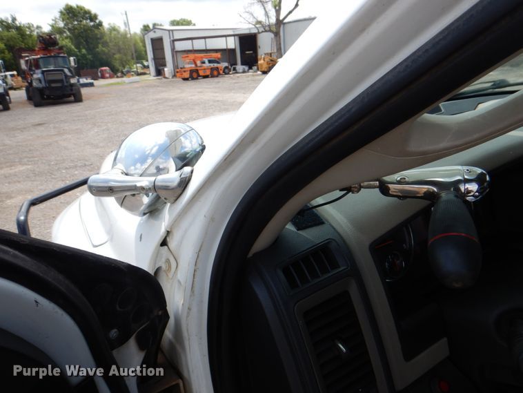 image for item DH7253 2011 Dodge Ram 5500HD  bucket truck