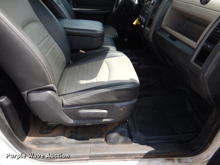 image for item DH7253 2011 Dodge Ram 5500HD  bucket truck